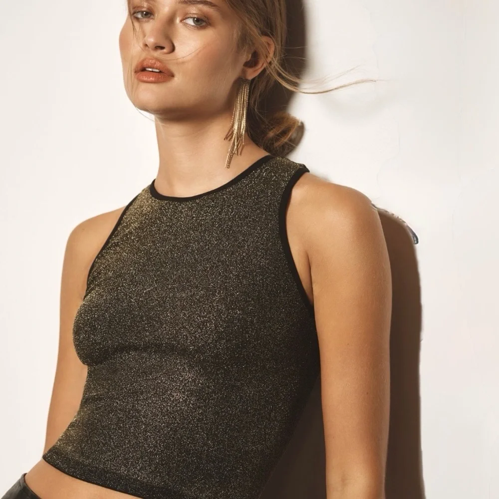 ANTHRO The Reagan Seamless Lurex Ribbed Cropped Shimmer Tank in Black Size S/M - Picture 1 of 5